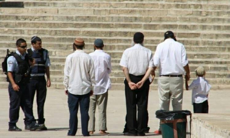 Ratusan Ekstrimis Yahudi Serbu Masjid Al-Aqsa