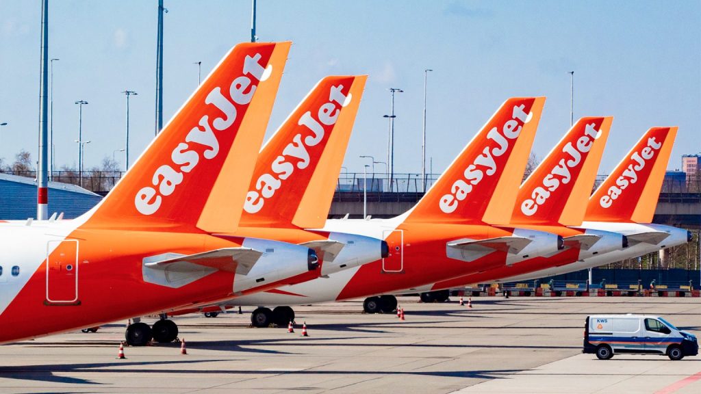 Maskapai Inggris Tangguhkan Penerbangan ke Israel Enam&nbsp;bulan